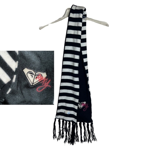 Roxy Black and White Striped Fringed Scarf with Pink Embroidered Logo - Picture 1 of 7
